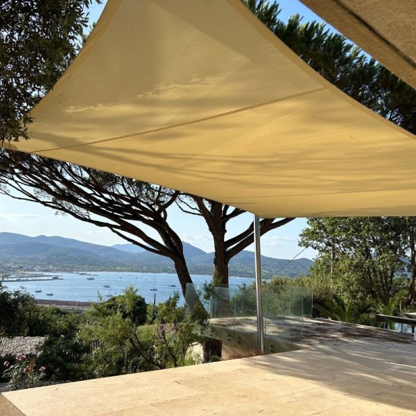 Ma voile d'ombrage rectangulaire sur mesure.