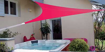 Installation d'une voile d'ombrage triangulaire chez un client à la Seyne-sur-mer