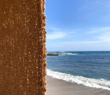 Le brise-vent en toile de coco est idéal pour les espaces extérieurs de votre maison ou de votre établissement.