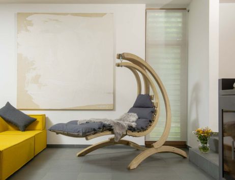 Installez ce support en bois en intérieur et reposez-vous quand vous en avez besoin.
