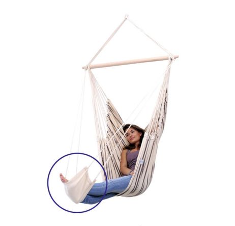 Je choisis ce repose-pieds en coton recyclé pour améliorer mon confort.