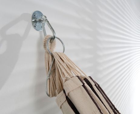 Je choisis le réducteur Hammock Angel pour accrocher mon hamac sur le mur.