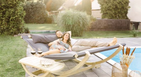 Une fois fixé, vous pourrez utiliser le lit avec support Lounge Bed durant de longues années.