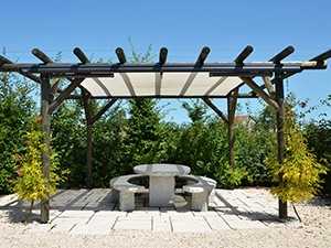 Quels sont les atouts de la toile imperméable pour pergola ?