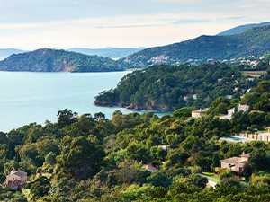 Ombragez vos terrasses du Lavandou avec des toiles de protection solaire