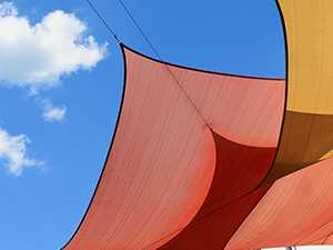 Quelle finition choisir pour sa voile d’ombrage ?