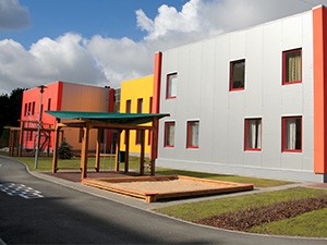 Les voiles d'ombrage dans les crèches : est-ce une obligation ?