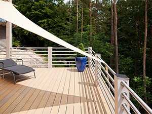 Comment installer une voile d'ombrage triangulaire dans un jardin ou sur une terrasse ?