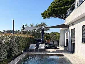 Pourquoi choisir une voile d’ombrage ajourée sur Bandol ?