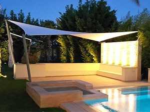 La voile d'ombrage rectangulaire pour jardin, un must have !