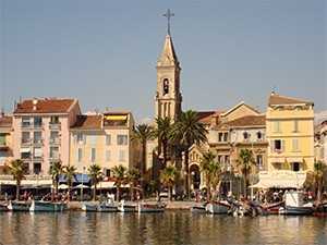Comment installer une voile d'ombrage sur Sanary ?