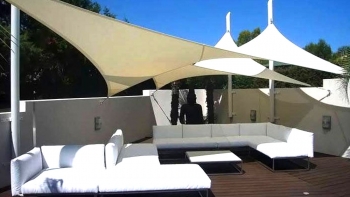 Voile d'ombrage bar restaurant sur roof top