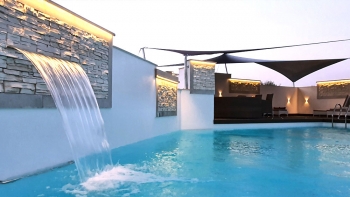 Villa de luxe avec voile et piscine Villa de luxe avec voile et piscine