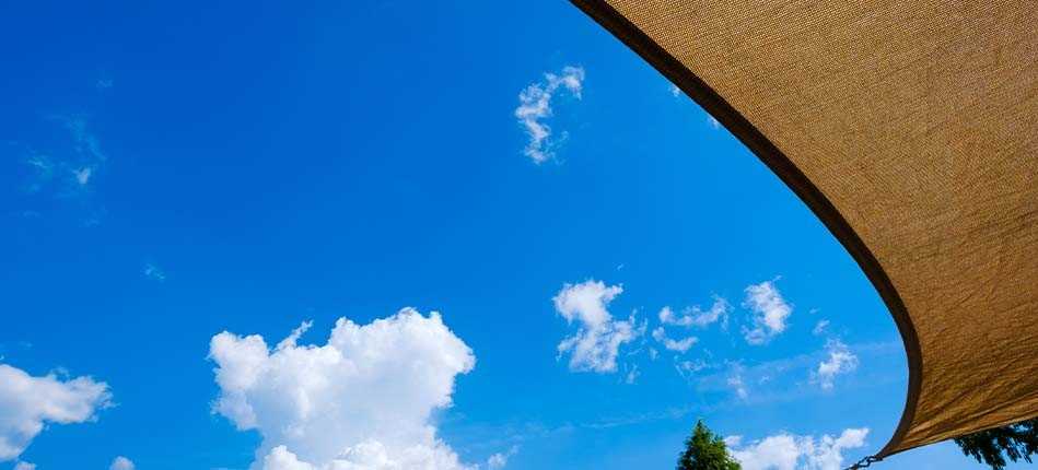 Pourquoi choisir d'installer sur sa terrasse une voile d'ombrage rectangulaire 4x3m ?